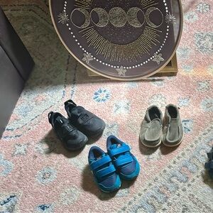 Lot of Toddler Boy Shoes.. Nike & Hey Dude Type slip ons.  Size 5C